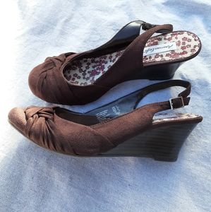 AE Close Toe Platform Wedge Sandal | Women size 6